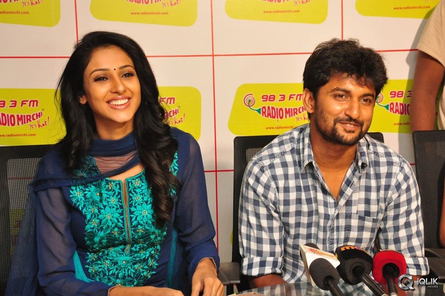 Majnu-Movie-Team-At-Radio-Mirchi